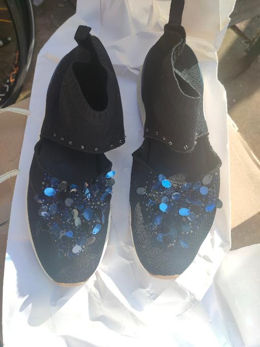 Buy & Sell East London Walthamstow - East London - Photos for Stradivarius gem pull on cutout trainer