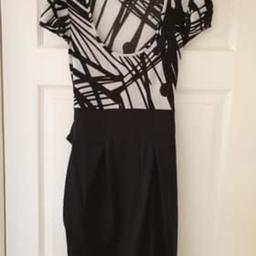 Jane Norman Womens Dress with tie back.

Great condition, only worn a couple of times. Size 8.

Collect from NG4 or weekdays from NG1 Notts City Centre. Can post for additional £4.