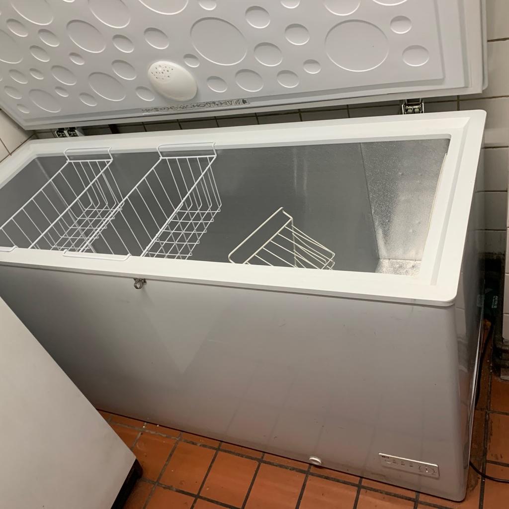 2 commercial chest freezers in SE12 Lewisham for £1,000.00 for sale