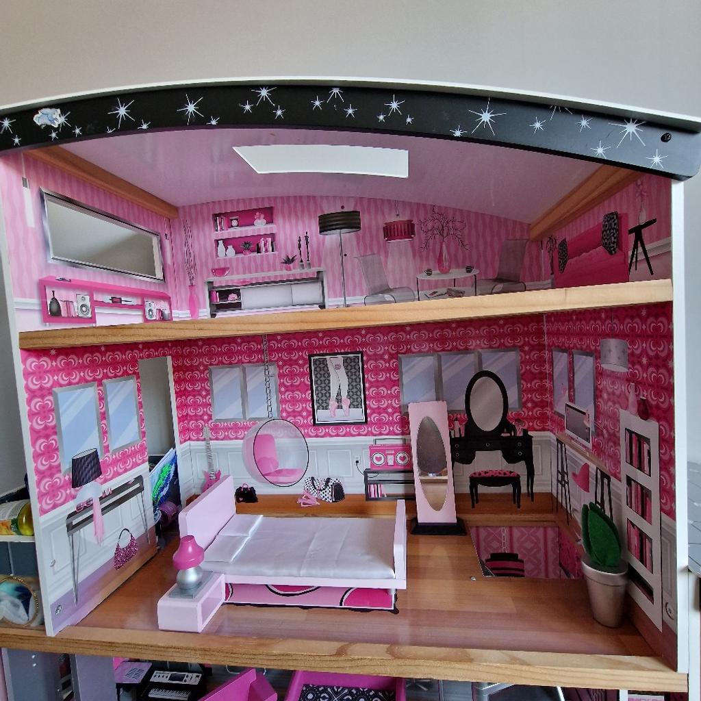 Wooden Sparkle Mansion dolls house in B69 Sandwell für £ 15,00 zum