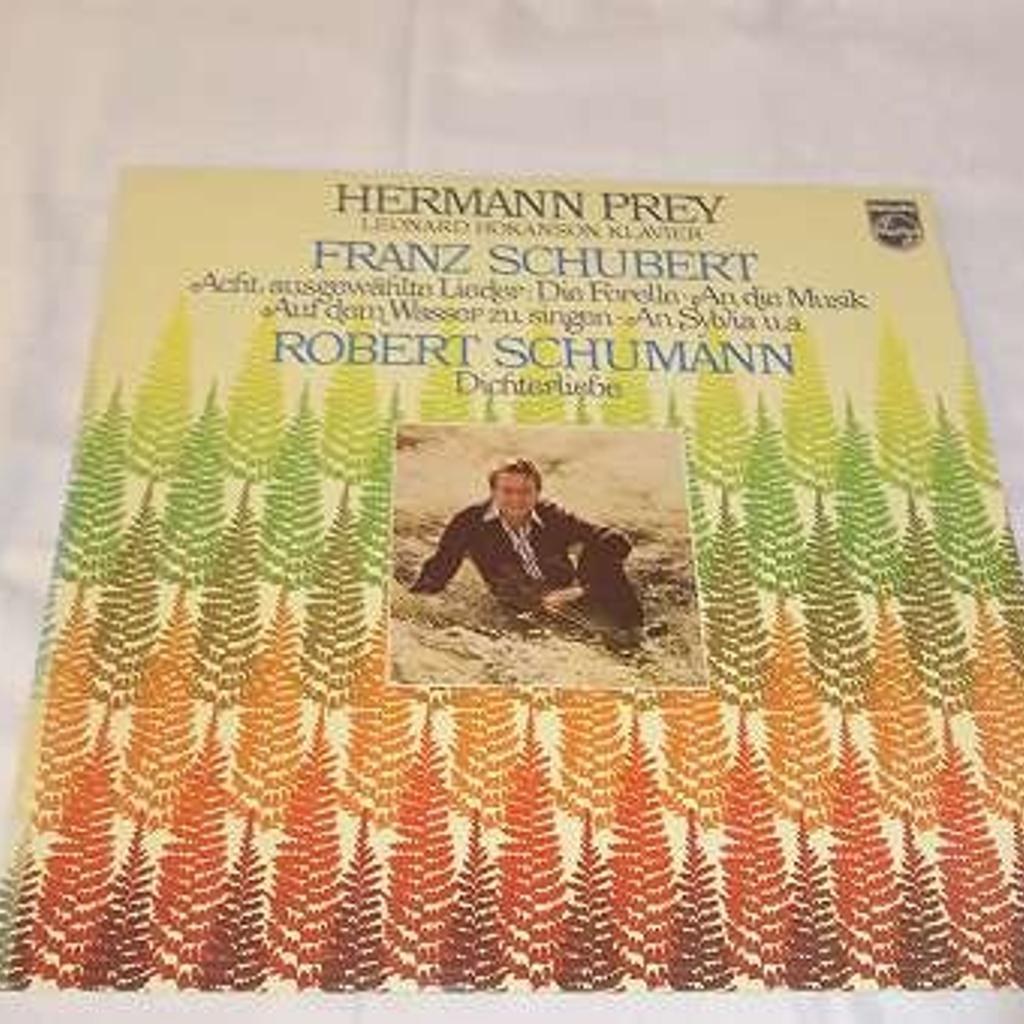 Verkaufe Schallplatte "Hermann Prey singt Lieder von Franz Schubert und Robert Schumann" laut Abbildung in sehr gutem Zustand.