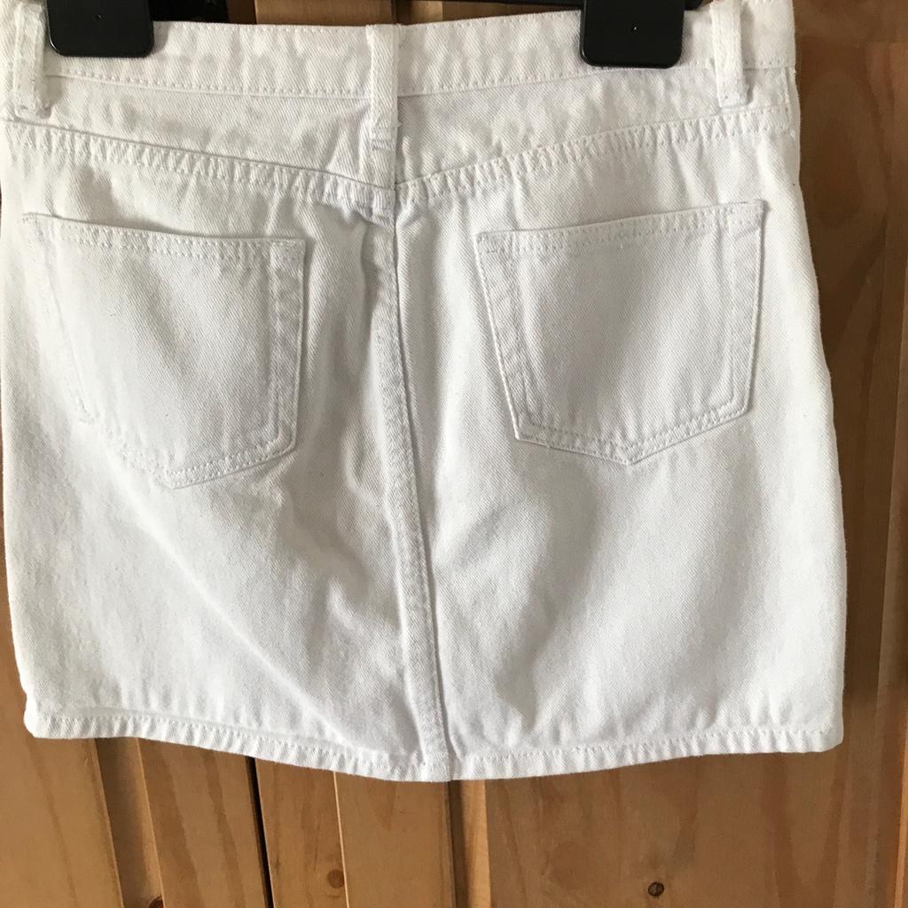 White mini denim skirt puo