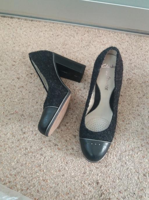 Buy & Sell East London Redbridge - Photos for Clarks heels collection