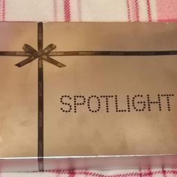New spotlight gift set contains
Edt 50ml
Moisturising shimmer gel 150ml
Perfumed body spray 75ml
Box it a bit tatty
Collection burscough
Please take a look through my other items