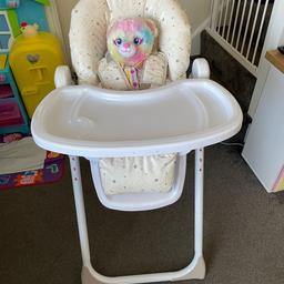 Teddy's toy box highchair

• Six height positions and a deep padded seat with a sweet bear print make the teddy's toy box highchair the perfect place for your little one to enjoy mealtimes

• pets and smoke free home 
Great condition