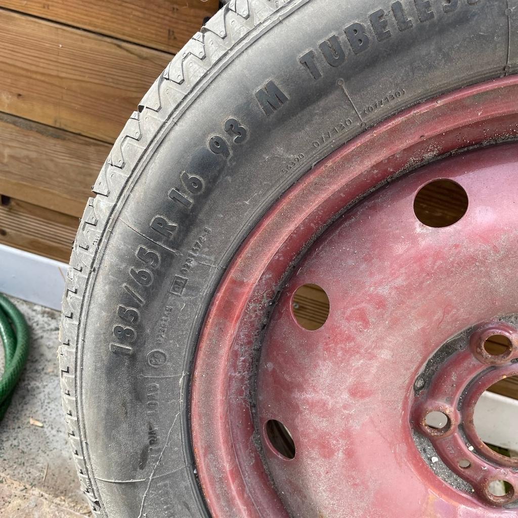 Dacia Duster temporary spare wheel & carrier in LA4 Lancaster für 80,00 £ zum Verkauf Shpock DE