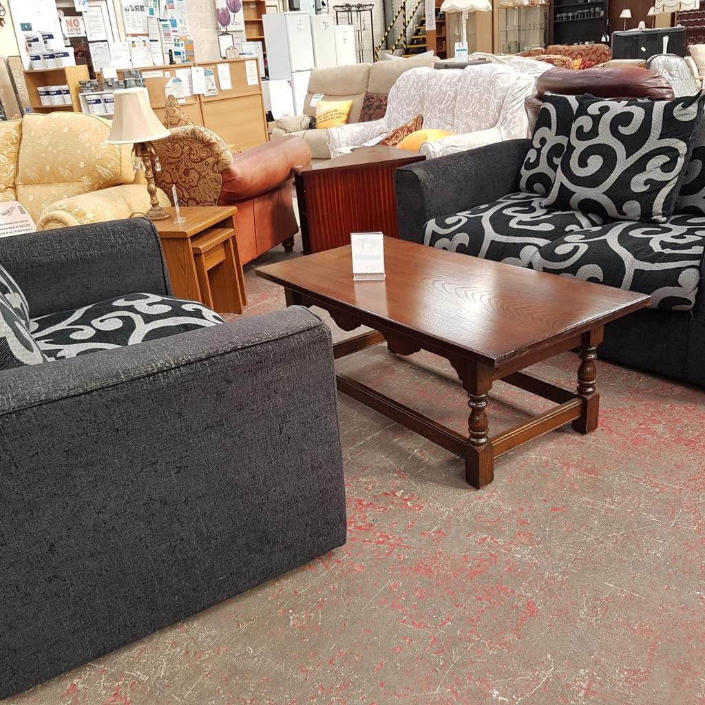 Grey Two Seater Fabric Sofas in WV14 Wolverhampton für 150,00 £ zum