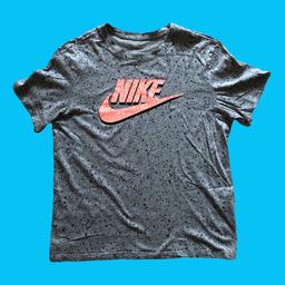 Nike T-shirt

Size: M
Width 53 - Length 66 cm
Color: Grey / Neon Orange
Condition: Great Condition

All these garments are Vintage, therefore they may qhave marks, stains or tears, so no returns or exchanges are possible

#nike #neonnike #nikeneon #nikeair #nikeanimalprint #airjordan #airjordanlogo #jordanlogo  #nikeairjordan #airjordantshirt #nikecamo #nikecamouflage #nikecamoshirt #nikecamouflageshirt #camo #camouflage #camotshirt #camouflagetshirt #camoshirt #camouflageshirt #nikeairjordantshirt #nikejordan #nikejordantshirt #jordan #jordantshirt  #nikesportswear #nikesb #nike60 #nike90s #nikevintage90s #nikevintagetshirt #nikevintageshirt #nikeswoosh #swoosh #nikelogo #vintagenike #vintageniketshirt #vintagenikeshirt #nikeairmax #nikeairforce #nike90 #nike90er #nikebasketball #nikefootball #nikesport #nikevintage #nikeshirt #niketshirt #streetwearvintage #streetwear #vintage #streetstyle #vintagestyle #urban #urbanstyle #nienties #vintageclan #street #streetfashion #vintagefashion