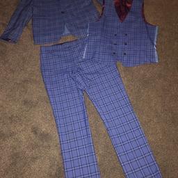This is a fantastic, bold blue, check, three piece suit the trousers are 36 waist and the waistcoat and jacket are both 42r.

You really will not be disappointed with this great suit, originally purchased from Slaters Menswear.

Any questions please ask 😊