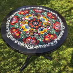 Upcycled table painted with Buntys Total Eclipse Paint and decoupage detail on top. Sealed and varnished. 
W37cm
H49cm
Collection only
Thanks for looking