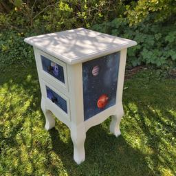 Upcycled Children's bedside table with planets theme
H50cm
W35cm
Small worn mark on corner
Collection only
Thanks for looking