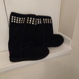 UGG style Australian ukala boots with silver studding. as warm as uggs. size 5 collection only please 👍