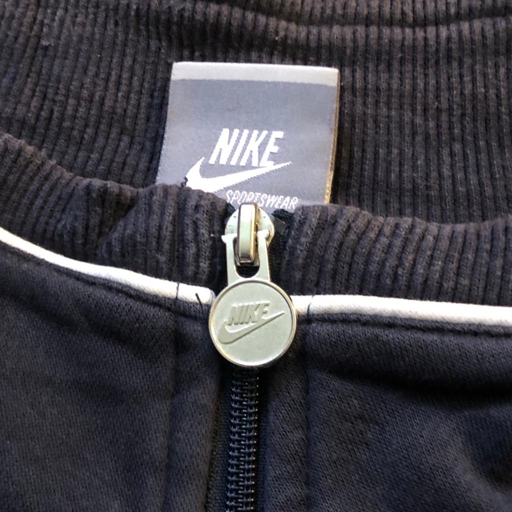 Vintage Nike
Zipper Jacket

Size: L
Width 57 - Length arm 54 - Length 69 cm
Color: Dark Grey
Condition: Great Condition, just small stains, see attached pics

All these garments are Vintage, therefore they may have marks, stains or tears, so no returns or exchanges are possible

#nikeziphoodie #nikepullover #nikevintagepullover #nikesweater #nikevintagesweater #nikevintagejumper #nikejumper #nikevintagesweatshirt #nikesweatshirt #nikeswoosh #nikeinternationalist #nikevintagezipper #nikezipup #nikezipper #nikezipperjacke #nikezip #nikezipperjacket #nikezipjacket #nikezipjacke #nikezippedhoodie #nikezipperhoodie #nikesportjacket #nikepuffer #nikewinterjacke #nikewinter #nikevintagewinterjacke #nikevintagewinterjacket #nikewinterjacket #nikefootball #nikefußball #nike #nikeoriginals #nikewindbreaker #nikelightweight #nikelightjacket #nikelightweightjacket #nikeswoosh #nikerunning #windbreaker #nikesport #nikejacke #nikejacket #niketrainers #nikesportswear #nikeoriginal #niketrack #niket