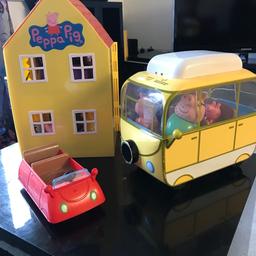 Peppa pig play set with house, camper van, school, figurines and car.