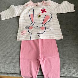 Baby girls pink bunny 2 piece set 0/3 
Pet and smoke free home
Very good condition
