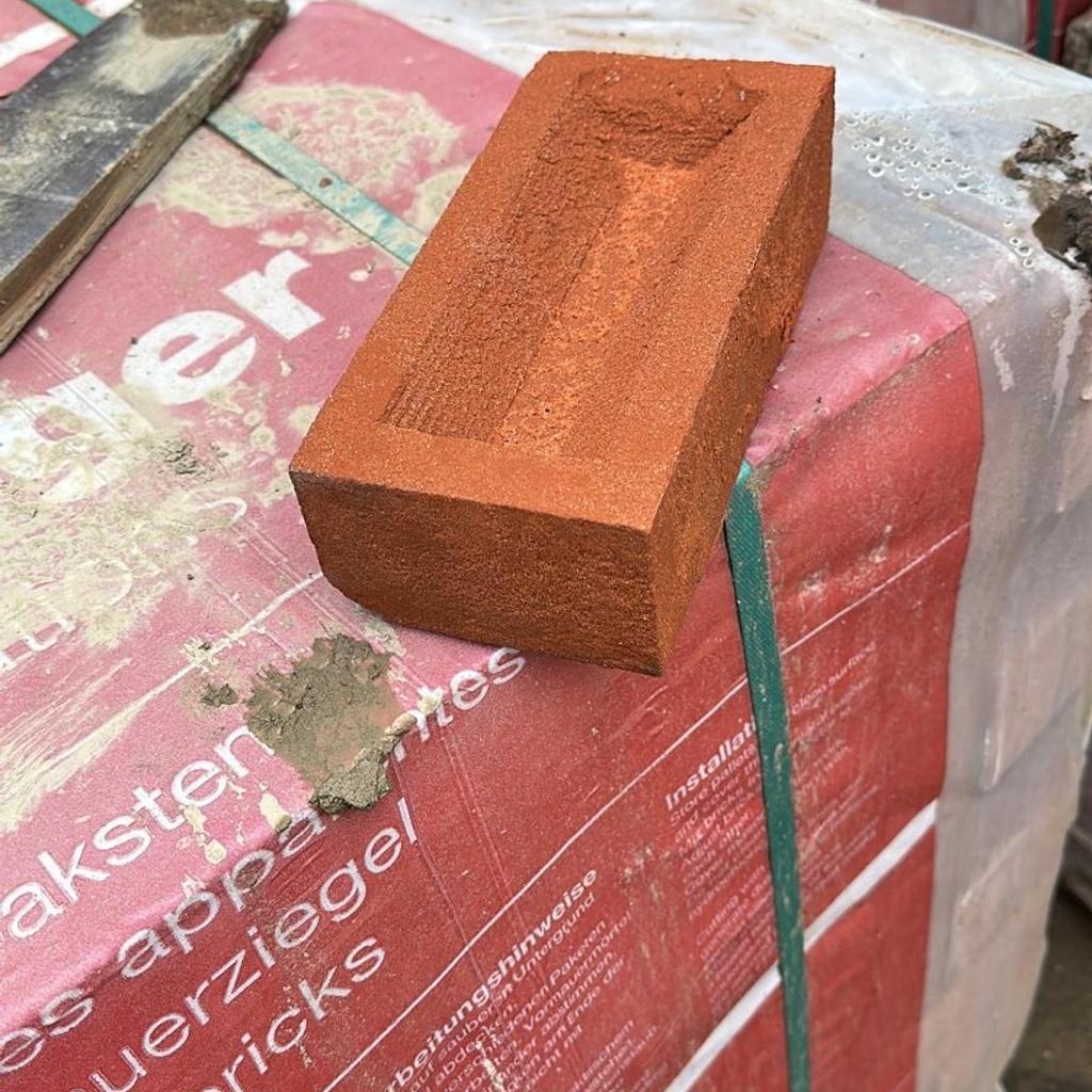 Brand name : WIENERBERGER
Red bricks
available in stock
80p per brick
NO OFFERS!
All brand new
Thickness/depth - 65mm
Width - 103mm
Length - 214mm
Based in Luton
Feel free to ask any questions.
Need gone asap 🙂
Thank you