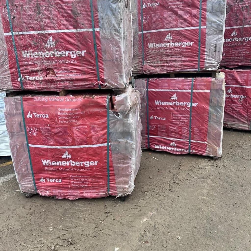 Brand name : WIENERBERGER
Red bricks
available in stock
80p per brick
NO OFFERS!
All brand new
Thickness/depth - 65mm
Width - 103mm
Length - 214mm
Based in Luton
Feel free to ask any questions.
Need gone asap 🙂
Thank you