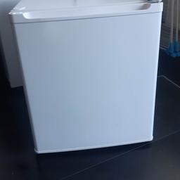 tabletop fridge only used twice for camping not camping anymore so no use for it ....