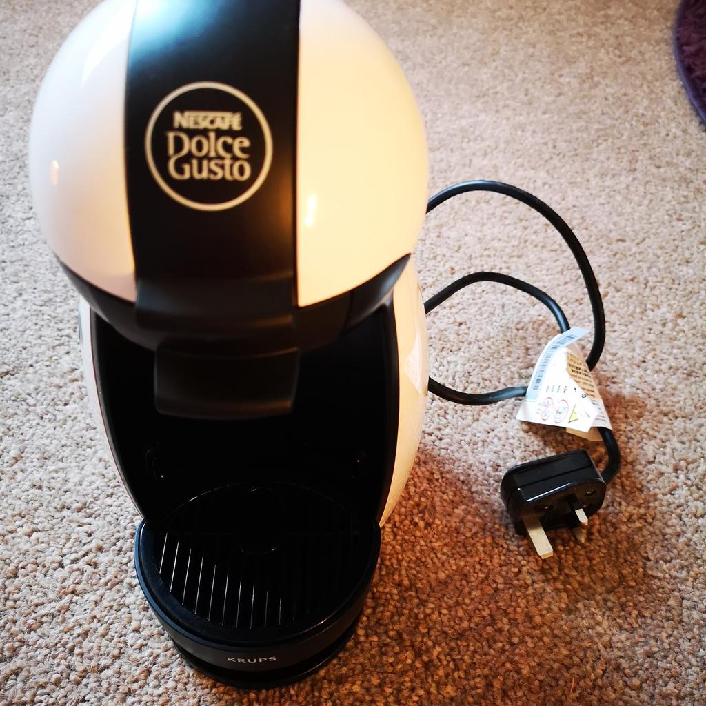 Krups
Nescafe dolce gusto coffee machine
Used a few times so still in good condition
Collection only
#valentine