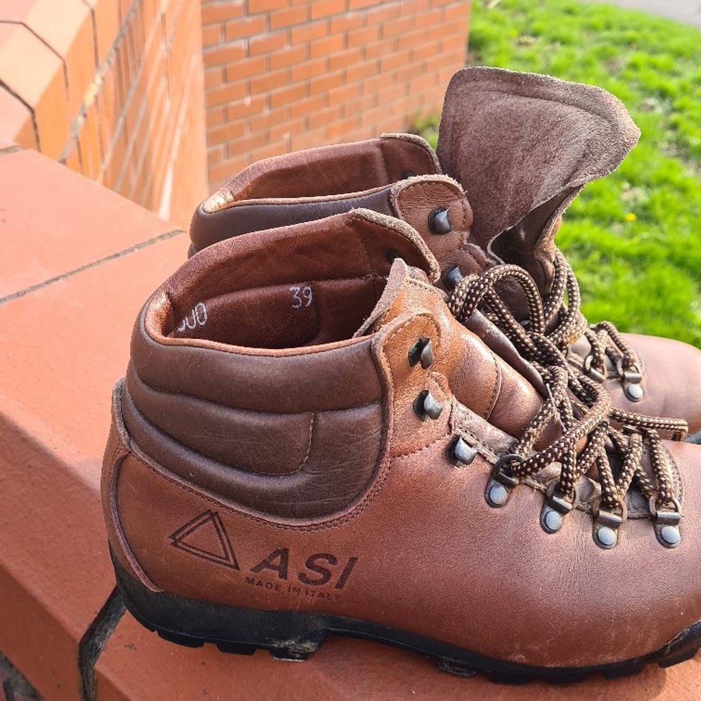 ASI LEATHER HIKING BOOTSBROWNSIZE 39eu/5 UKHIGH QUALITY LEATHER BOOTS. Just meticulously cleaned and polished. See photos for condition, flaws, size and materials. I can offer try before you buy option but if viewing on an auction site viewing STRICTLY prior to end of auction.  If you bid and win it's yours. Cash on collection or post at extra cost which is £5 Royal Mail 2nd class. I can offer free local delivery within five miles of my postcode which is LS104NF. Listed on five other sites so it may end abruptly. Don't be disappointed. Any questions please ask and I will answer asap.