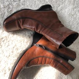 Really good condition boots only worn once or twice.