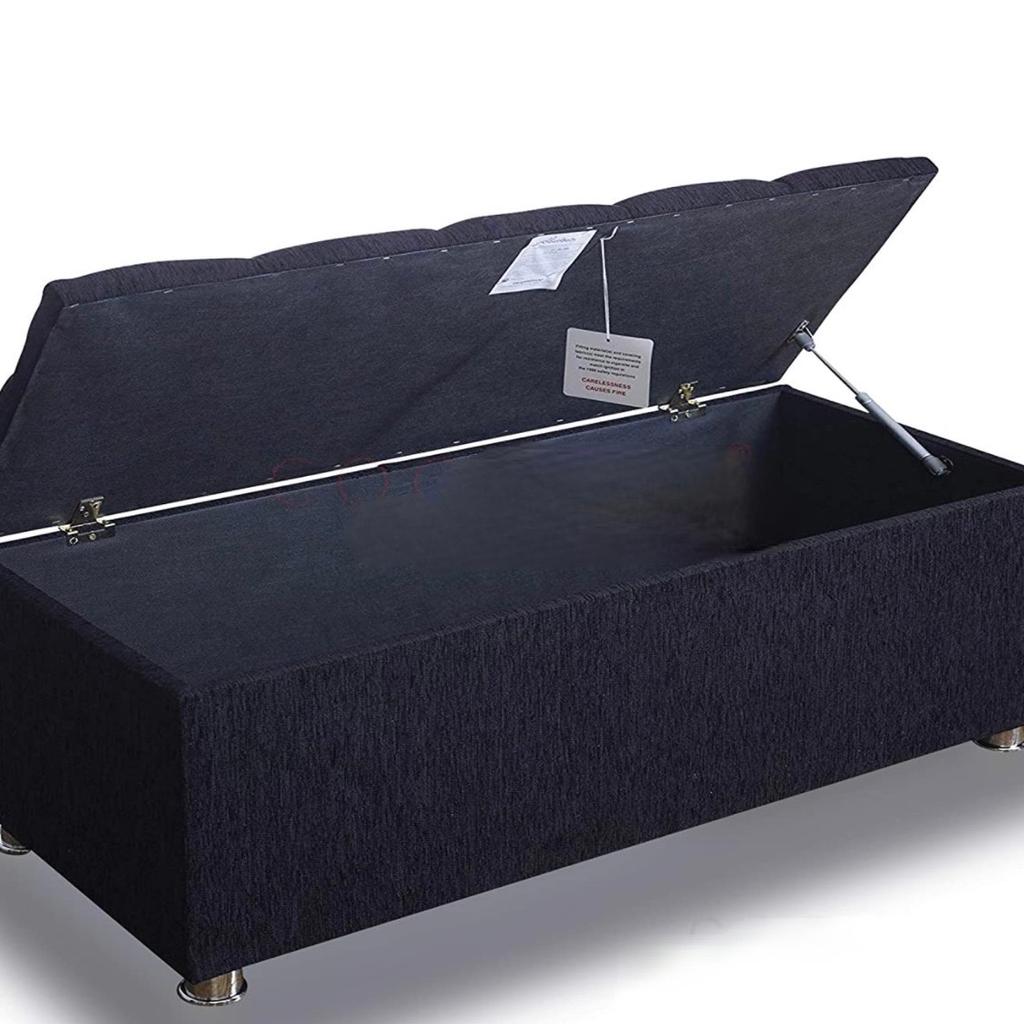 Brand New

OTTOMAN BOX ARE MADE FROM STRONG WOOD ALONG WITH THICK FORM PADDING
CUBED CRYSTAL DIAMANTE DESIGN CHENILLE OTTOMAN STORAGE BOX WITH CHROME FEET
OTTOMAN STORAGE BOX CAN ALSO BE USED AS TOY BOX EXTRA SEATING OR BLANKET BOX TO STORE ANY ITEM.

OTTOMAN BOX SIZE:

WIDTH: 102cm HEIGHT: 42cm DEPTH: 46cm