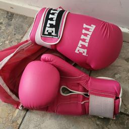 Womens Title Boxing Gloves Size 10