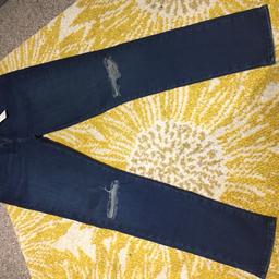 Ladies pair of jeans
Ladies maxi skirt
Both size 12
New condition