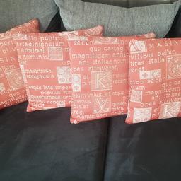 terracota in colour
size 40cmx 40cm
cushion cover and inserts x4
zip fastening so covers can be washed.
Used for display only.

Please note postcode is WS2