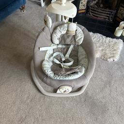 Joie serena swivel swing chair. Mechanism NOT working. Unsure if can be repaired. Do NOT have cable for this but replacements can be bought. Fabric has some discolour, replacement can also be bought online.
Free to a good home, still usable, even for feeding.