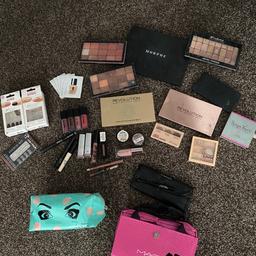 Joblot
Make up
Nails
Eyebrow stencil
Zoella cosmetic bag ( famous YouTuber)
Mac cosmetic bag includes brushes pouch n eyeliner
