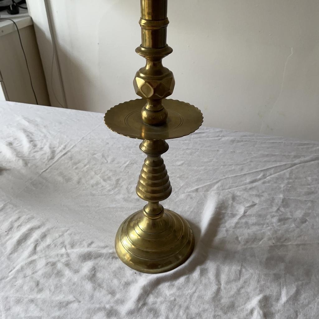 High Quality and Heavy brass Candle Holder/ Candle Sticks. Good condition and Solid brass Vintage.
