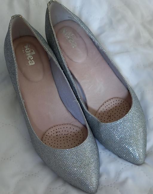 Buy & Sell Pembrokeshire - Wales Haverfordwest - Pembrokeshire - Photos for Ladies Silver Shoes - Size 6