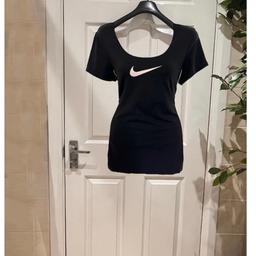 Nike dri-fit short sleeve running top
Great condition
Size: Small with stretch
Priced: £37
Breathable material with airflow
From pet and smoke free home