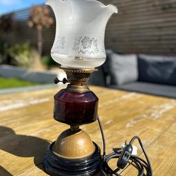 Beautiful vintage oil lamp that has been converted into an electric lamp. Full working order, just needs a bulb. Bought from a vintage flea market.

Smoke free, clean home 🏡