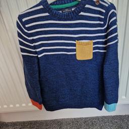 Gorgeous quality, thick jumper
worn once
immaculate
no pulls no marks
boys age 4-5years