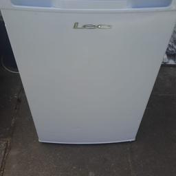 under counter fridge
like new
can be delivered local
collection available