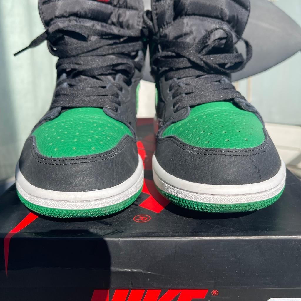Nike Air jordan 1 og pine green size UK 9 Brand New.

Worn once

Still in mint condition

See pictures for reference

Please note item is listed on other listing website

Regards

%100 genuine or your money back