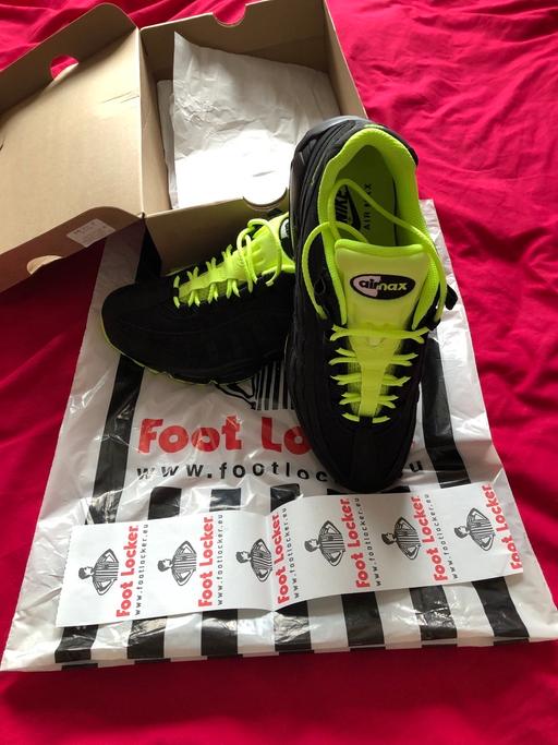 Buy & Sell Greater Manchester Manchester - Photos for AIR MAX 95 SUPER RARE COLOUR WAY