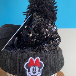 New item RRP £12.50
Sparkly hat with a pom pom and matching gloves
