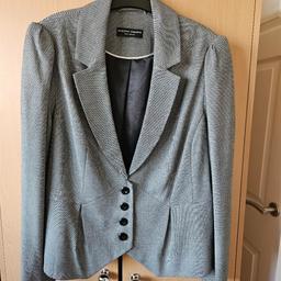 Dorothy Perkins Jacket. Size 20. Excellent condition