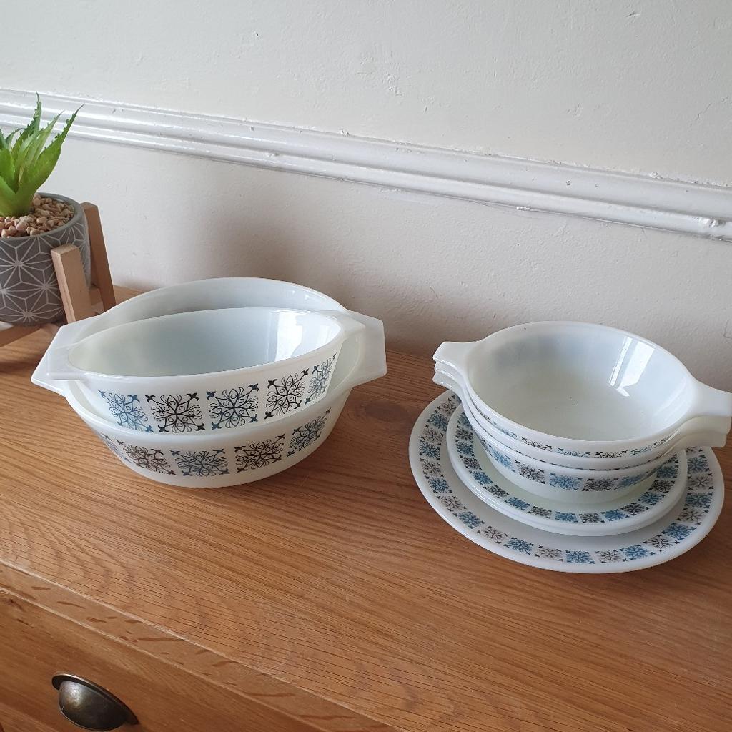 Pyrex Dishes and plates in WF10 Wakefield für £ 10,00 zum Verkauf ...
