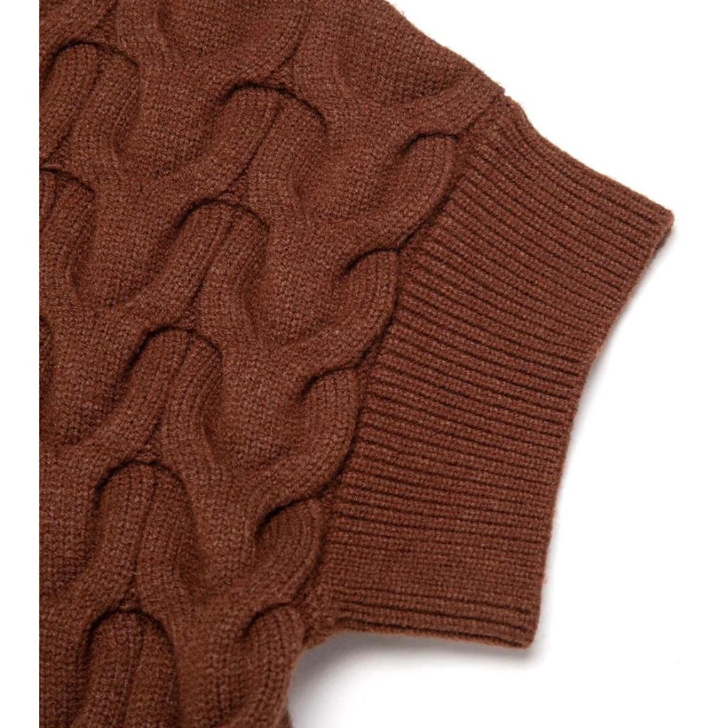 New Krumba Women Sleeveless Turtleneck Jaquard Knit Pullover Sweater Brown Large

I'm happy to post for postage cost
Thanks