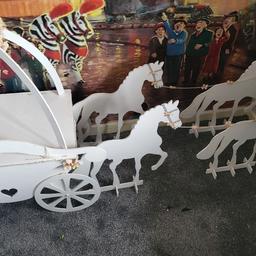 horse carriage cake/sweet stand
needs a freshen up 
absolutely beautiful once set up for party's etc 
no longer used 

£40 
collection only