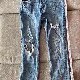 Tolle Jeans von der Marke Abercrombie&Fitch , hohe Leibhöhe und Destroyedlook, in Größe 27! Wie neu, da kaum getragen! NP:100€!!! Versand extra