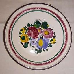 Verkaufe Wandteller Gmundner Keramik Bauernblume, handbemalt, 20 cm Durchmesser, sehr guter Zustand.