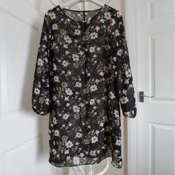 Dress “George “

Black Multi Colour

Good Condition

Without Belt

Actual size: cm and m

Length: 91 cm front

Length: 87 cm back

Length: 67 cm from armpit side

Shoulder width: 39 cm

Length sleeves: 59 cm

Volume hand: 43 cm

Volume breast: 97 cm – 98 cm

Volume waist: 95 cm – 96 cm

Volume hips: 1.05 m – 1.06 m

Size: 12 (UK) Eur 40

Outer: 100 % Polyester

Lining: 100 % Polyester

Made in Vietnam

Price £ 9.90
