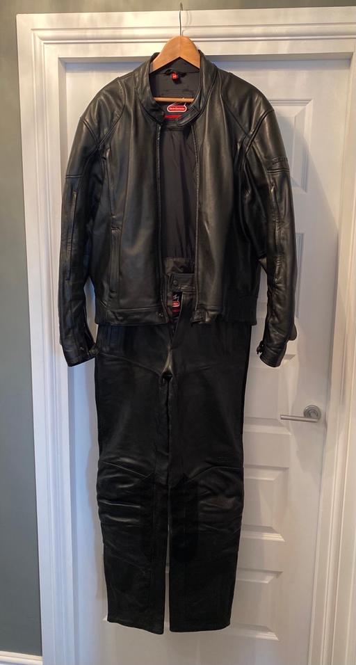 Vehicles South Yorkshire Barnsley - Photos for Men’s Leather bike pants and Jacket