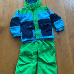 Skihose + Skijacke Gr. 116
Farbe grün/blau

Preis ohne Versand