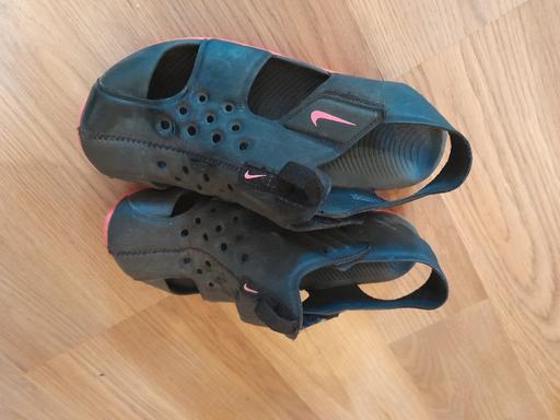 Buy & Sell West Midlands Sandwell - Photos for kids nike sandals size 1.5 junior